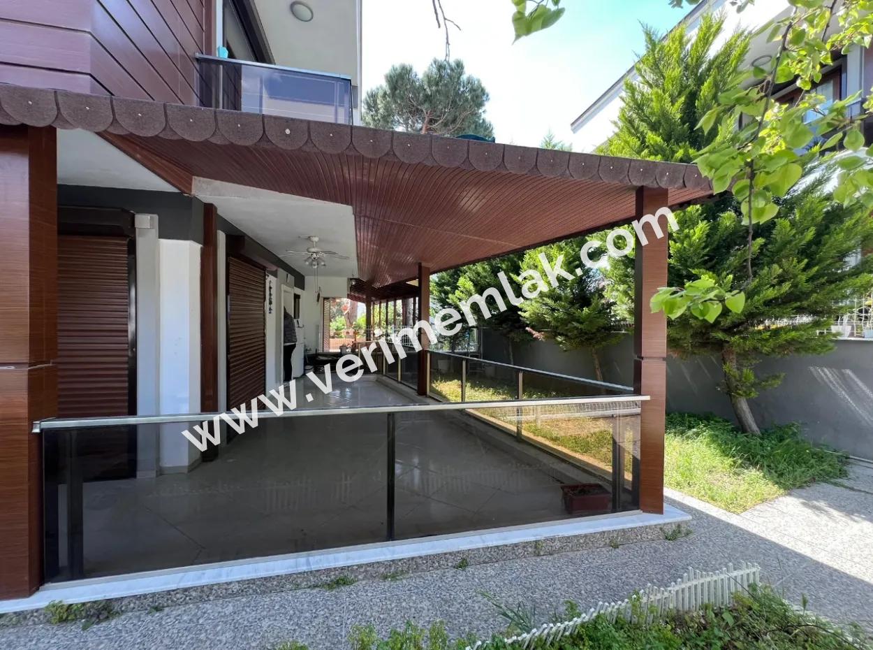 3 1 Villa Zum Verkauf Auf Der Meerseite In Zentraler Lage In Özdere