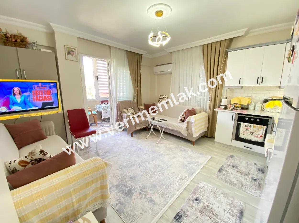 Ürkmez De Léré Decor Decor Geneş Gelegenheit Zu Verkaufen 2 1 Wohnung