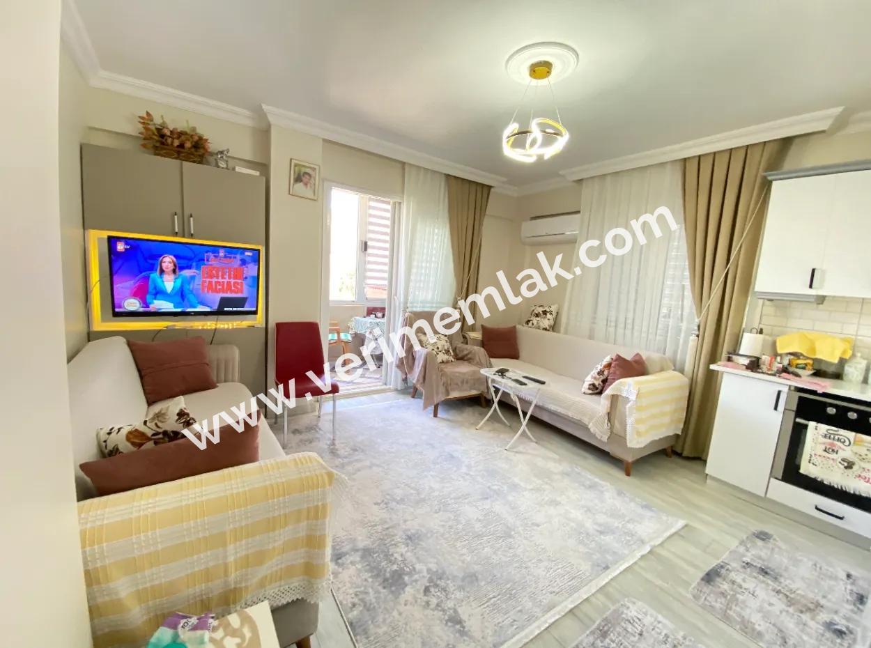 Ürkmez De Léré Decor Decor Geneş Gelegenheit Zu Verkaufen 2 1 Wohnung