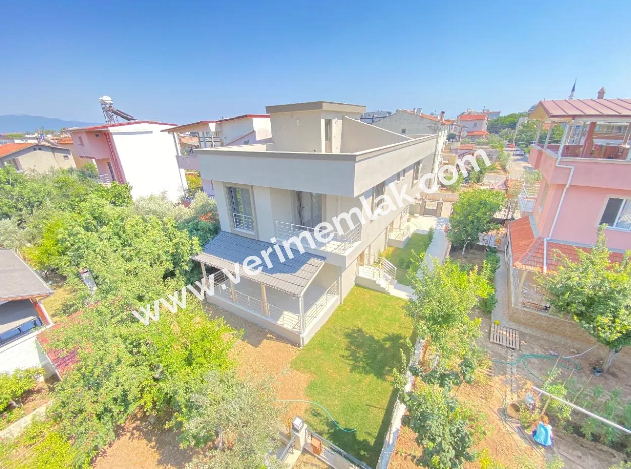 2 1 Villa Zum Verkauf 300Mt Zum Meer Mit Geneş Bahceli In Seferihisar Doğanbey