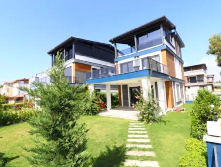 Büyükbahçeli Freistehende Luxusvilla Mit Blick Am Meer X Villa Zum Verkauf 4 1 Villa In Ürkmez