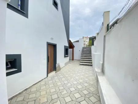 Luxuriös Gebautes 4 1 Sommerhaus Mit Freistehendem Eingang In Doğanbey, Seferihisar