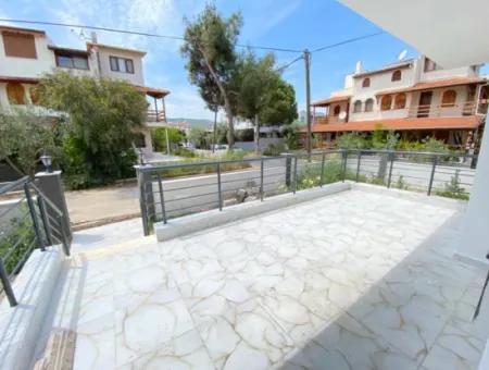 Mustakil Geneş Garten In Doğanbey Zum Verkauf 3 1 Villa