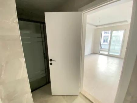 3 1 Wohnung Zu Verkaufen In Ürkmez Mit Wohnzimmer, Küche, Separatem Aufzug