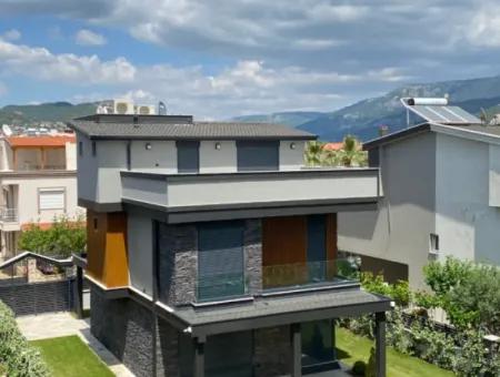 Einzel Freistehende Fußbodenheizung Luxus 4 1 Villa Zum Verkauf Auf Der Meerseite In Gümüldür