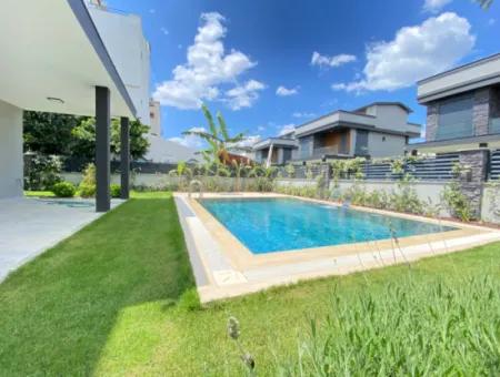 Einzel-Freistehendes Schwimmbad Fußbodenheizung Luxus 4 1 Villa Zum Verkauf In Gümüldür