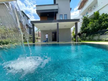 Einzel-Freistehendes Schwimmbad Fußbodenheizung Luxus 4 1 Villa Zum Verkauf In Gümüldür