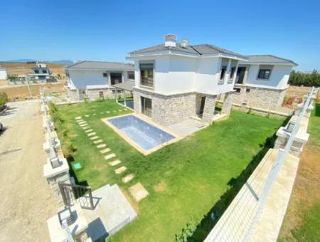 4 1 Villa Zum Verkauf In Akarcada Mit Freistehendem Pool Und Luxuriösem Kamin