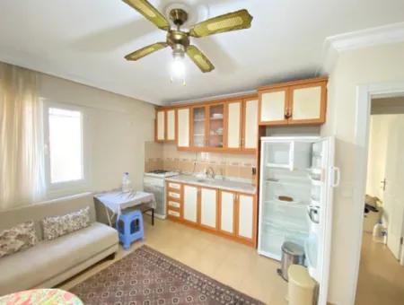 2 1 Wohnung Zum Verkauf Im Zentrum Des Basars Von Ürkmez In Der Nähe Des Meeres