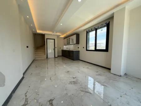2 1 Villa Zum Verkauf In Doganbey Mit Sehr Großem Garten Ganz In Der Nähe Des Meeres