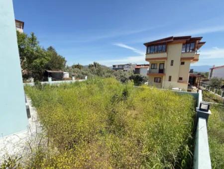 2 1 Villa Zum Verkauf In Doganbey Mit Sehr Großem Garten Ganz In Der Nähe Des Meeres