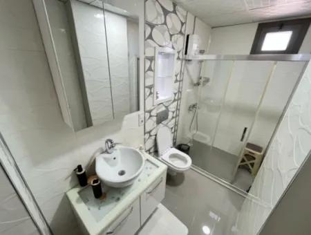 2 1 Wohnung Duplex Mit Voll Möblierter Terrasse Zum Verkauf Im Zentrum Von Ürkmez