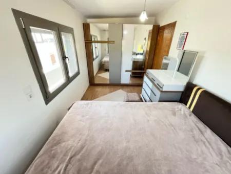 2 1 Wohnung Duplex Mit Voll Möblierter Terrasse Zum Verkauf Im Zentrum Von Ürkmez