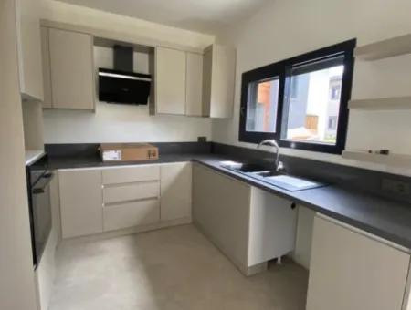 3 1 Ferienhaus Zu Verkaufen In Einem Komplex In Sefirihisar Doğanbeyde