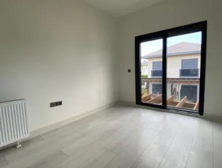 3 1 Ferienhaus Zu Verkaufen In Einem Komplex In Sefirihisar Doğanbeyde