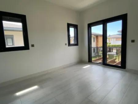 3 1 Ferienhaus Zu Verkaufen In Einem Komplex In Sefirihisar Doğanbeyde