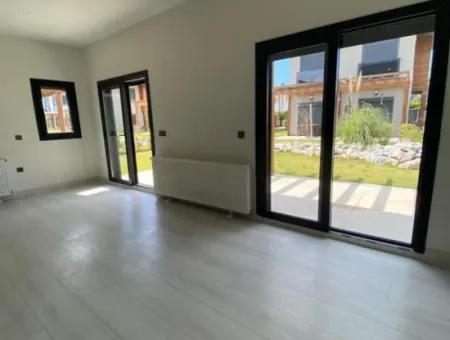 3 1 Ferienhaus Zu Verkaufen In Einem Komplex In Sefirihisar Doğanbeyde