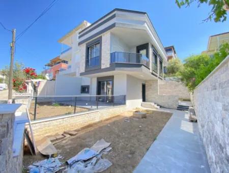 2 1 Villa Mit Grossem Garten Zu Verkaufen In Ürkmez