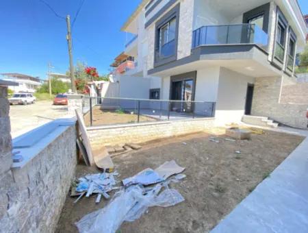 2 1 Villa Mit Grossem Garten Zu Verkaufen In Ürkmez