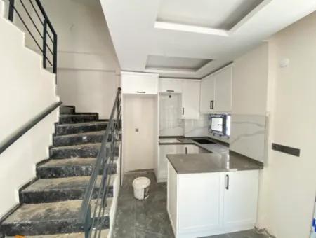 2 1 Villa Mit Grossem Garten Zu Verkaufen In Ürkmez