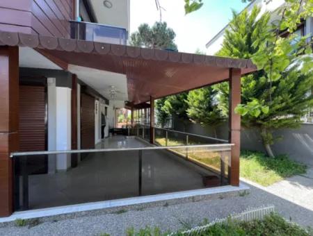 3 1 Villa Zum Verkauf Auf Der Meerseite In Zentraler Lage In Özdere
