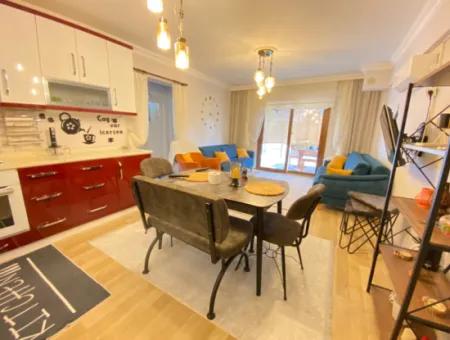 2 1 Wohnung Zum Verkauf Im Zentrum Von Ürkmez Mit 300M2 Garten Im Erdgeschoss Zum Meer