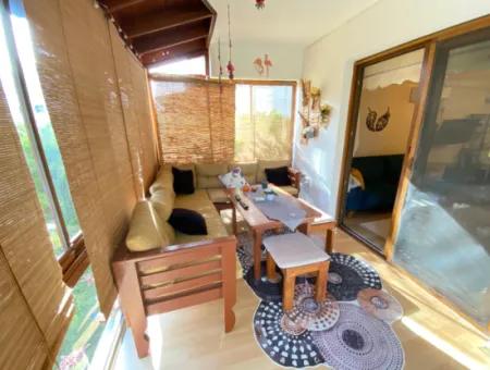 2 1 Wohnung Zum Verkauf Im Zentrum Von Ürkmez Mit 300M2 Garten Im Erdgeschoss Zum Meer