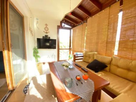 2 1 Wohnung Zum Verkauf Im Zentrum Von Ürkmez Mit 300M2 Garten Im Erdgeschoss Zum Meer