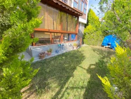 2 1 Wohnung Zum Verkauf Im Zentrum Von Ürkmez Mit 300M2 Garten Im Erdgeschoss Zum Meer
