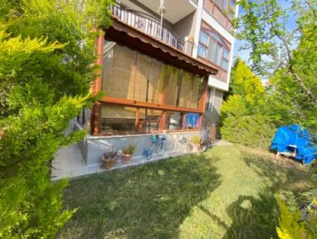 2 1 Wohnung Zum Verkauf Im Zentrum Von Ürkmez Mit 300M2 Garten Im Erdgeschoss Zum Meer
