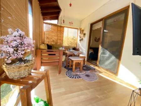 2 1 Wohnung Zum Verkauf Im Zentrum Von Ürkmez Mit 300M2 Garten Im Erdgeschoss Zum Meer