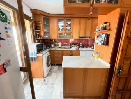 Geräumiger Verkauf 3 1 Wohnung Mit Meerblick 50M Vom Strand In Ürkmez Entfernt