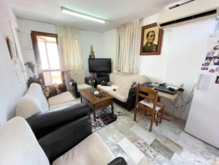 Geräumiger Verkauf 3 1 Wohnung Mit Meerblick 50M Vom Strand In Ürkmez Entfernt