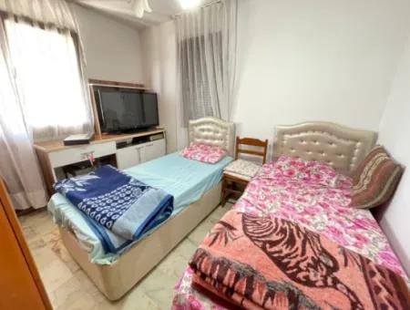 Geräumiger Verkauf 3 1 Wohnung Mit Meerblick 50M Vom Strand In Ürkmez Entfernt