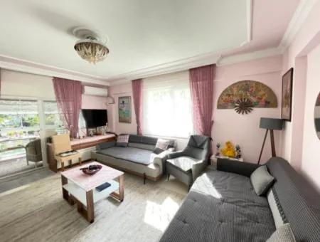 2 1 Wohnung Zum Verkauf In Ürkmez Mit 350Mt Garten Zum Meer Im Zentrum