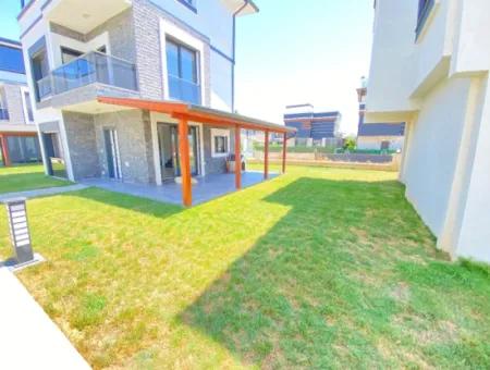 3 1 Villa Zum Verkauf Mit Großem Garten Mit Freistehendem Einzelpool In Doğanbey