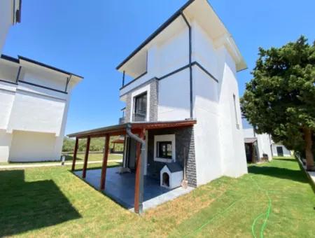 3 1 Villa Zum Verkauf Mit Großem Garten Mit Freistehendem Einzelpool In Doğanbey