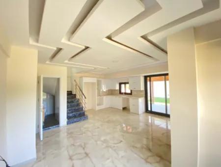 3 1 Villa Zum Verkauf Mit Großem Garten Mit Freistehendem Einzelpool In Doğanbey