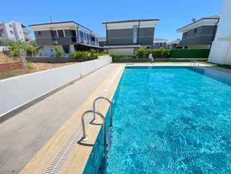 3 1 Villa Zum Verkauf Mit Großem Garten Mit Freistehendem Einzelpool In Doğanbey
