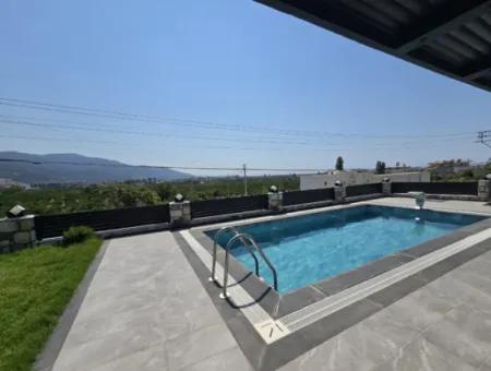 Freistehende 3 1 Villa Mit Pool Und Grossem Garten Zu Verkaufen