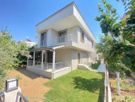 2 1 Villa Zum Verkauf 300Mt Zum Meer Mit Geneş Bahceli In Seferihisar Doğanbey