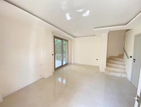 2 1 Villa Zum Verkauf 300Mt Zum Meer Mit Geneş Bahceli In Seferihisar Doğanbey