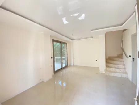 2 1 Villa Zum Verkauf 300Mt Zum Meer Mit Geneş Bahceli In Seferihisar Doğanbey