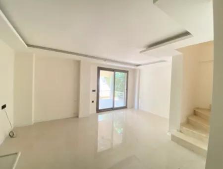 2 1 Villa Zum Verkauf 300Mt Zum Meer Mit Geneş Bahceli In Seferihisar Doğanbey