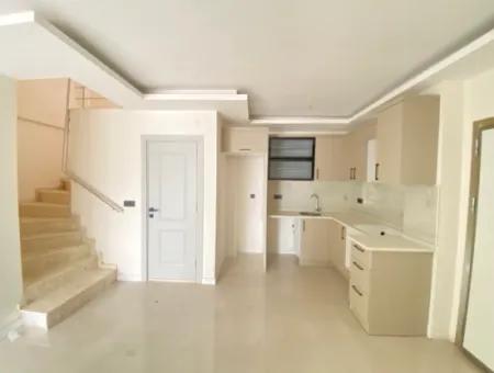 2 1 Villa Zum Verkauf 300Mt Zum Meer Mit Geneş Bahceli In Seferihisar Doğanbey