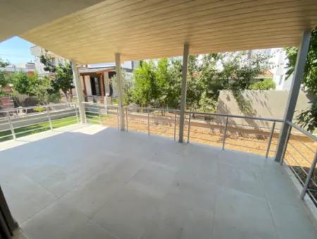 2 1 Villa Zum Verkauf 300Mt Zum Meer Mit Geneş Bahceli In Seferihisar Doğanbey