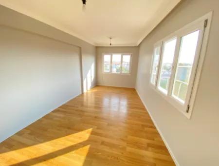 3 1 Wohnung Zum Verkauf 350Mt Zum Meer Im Zentrum Des Basars In Seferihisar Ürkmez