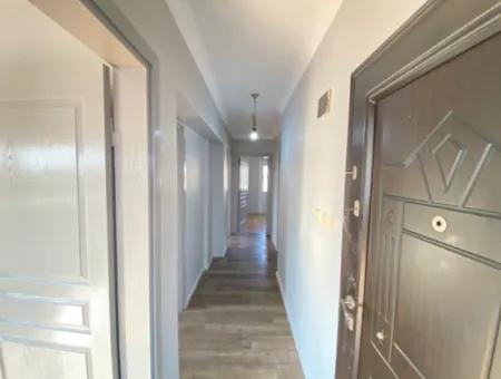3 1 Wohnung Zum Verkauf 350Mt Zum Meer Im Zentrum Des Basars In Seferihisar Ürkmez
