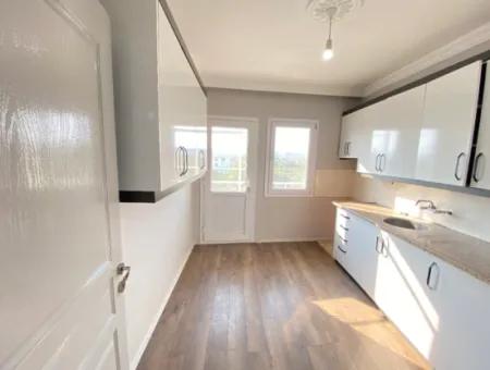 3 1 Wohnung Zum Verkauf 350Mt Zum Meer Im Zentrum Des Basars In Seferihisar Ürkmez