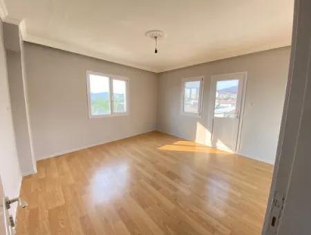 3 1 Wohnung Zum Verkauf 350Mt Zum Meer Im Zentrum Des Basars In Seferihisar Ürkmez